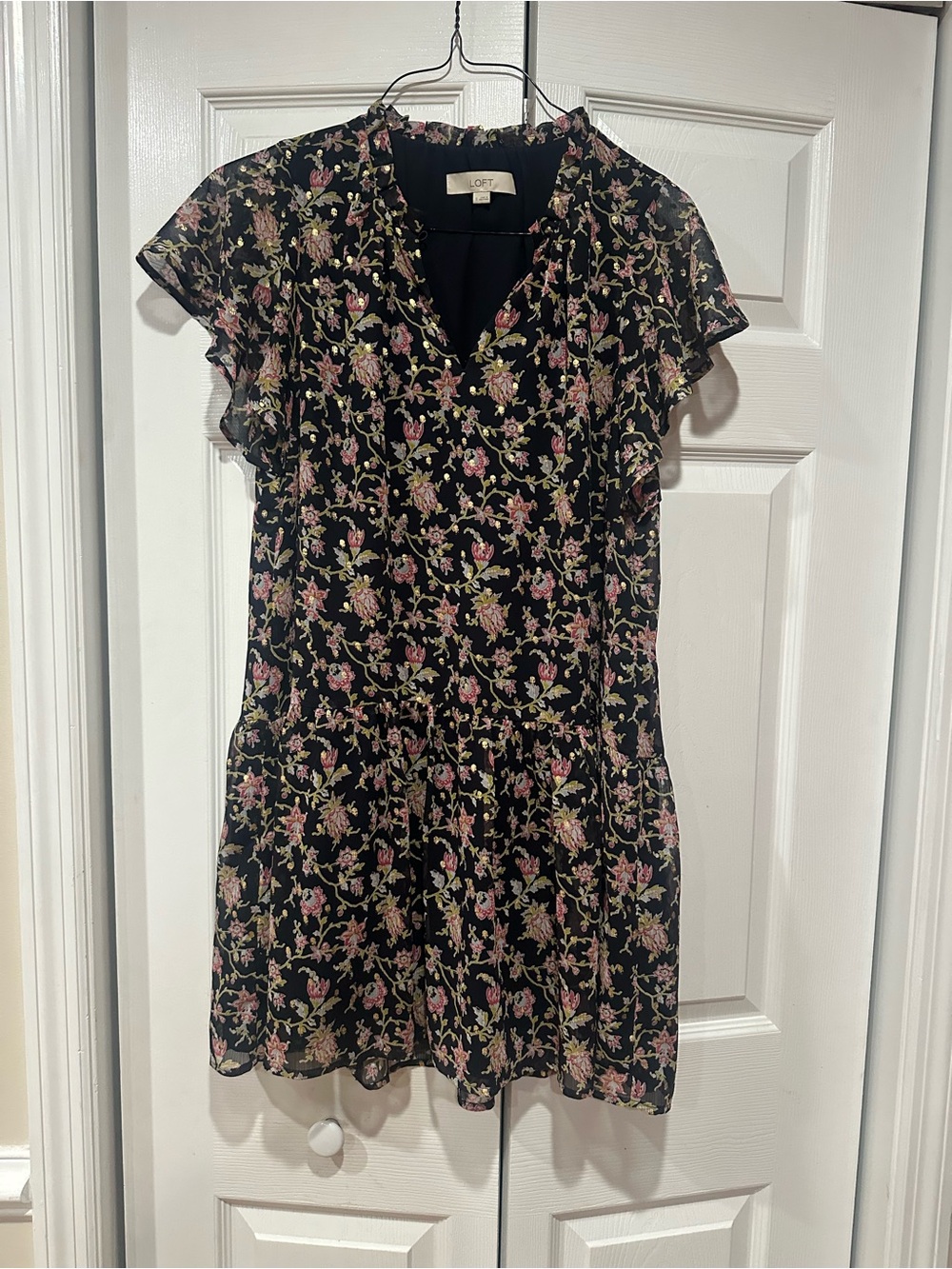 LOFT Black Floral V-Neck Flutter Sleeve Dress
Small